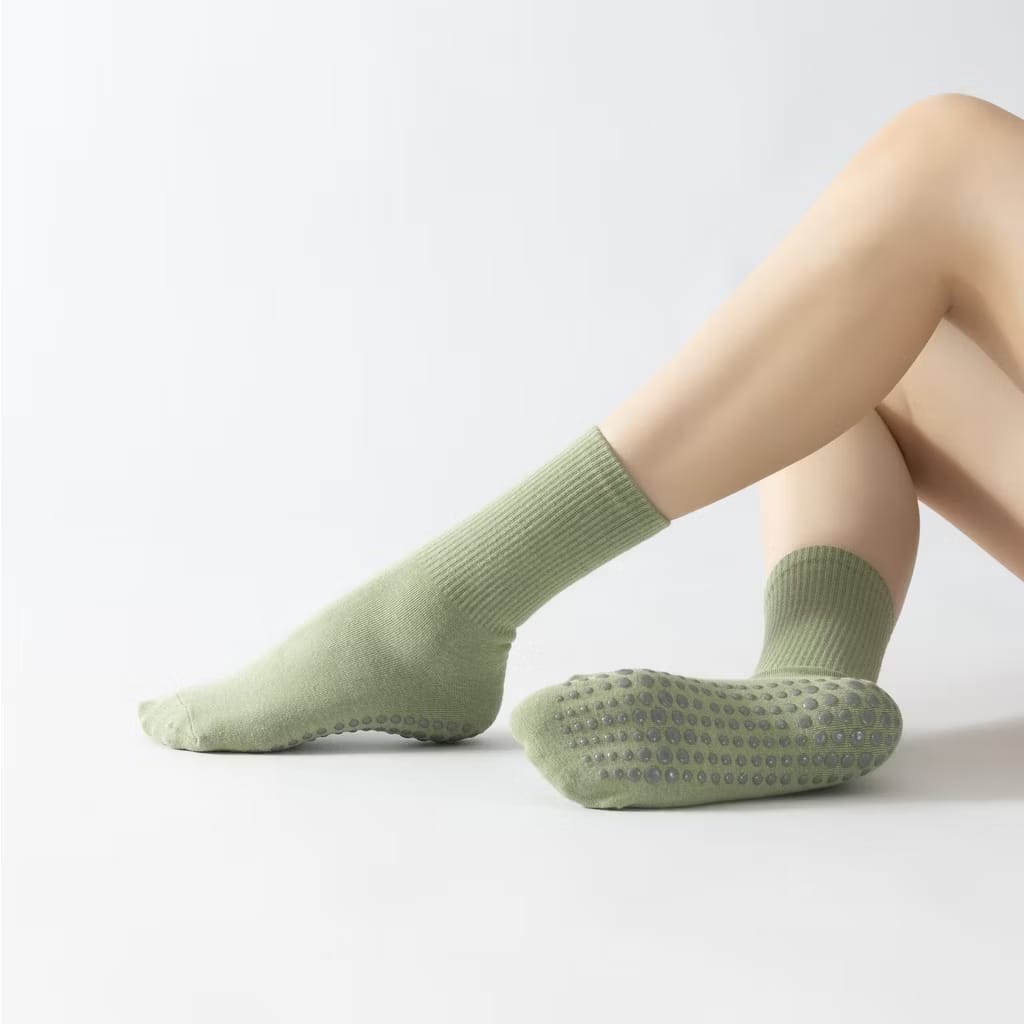 #MFB Cotton Dot Silicone Non-Slip Yoga / Pilates Socks 小腿瑜伽健身跑步压缩袜 (Preorder) SC1002